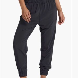 Vuori Villa Jogger in Black